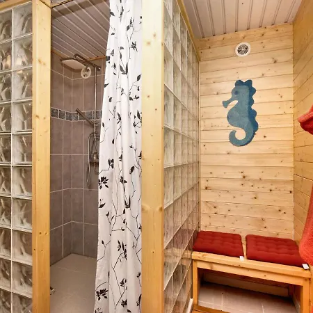 Beautiful Chalet With Sauna Near Forest In * 杜柏