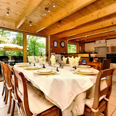 木屋 Beautiful Chalet With Sauna Near Forest In *