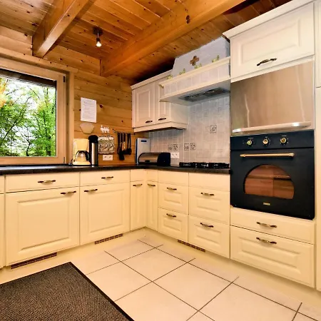 木屋 Beautiful Chalet With Sauna Near Forest In 杜柏