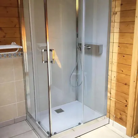 木屋 Beautiful Chalet With Sauna Near Forest In
