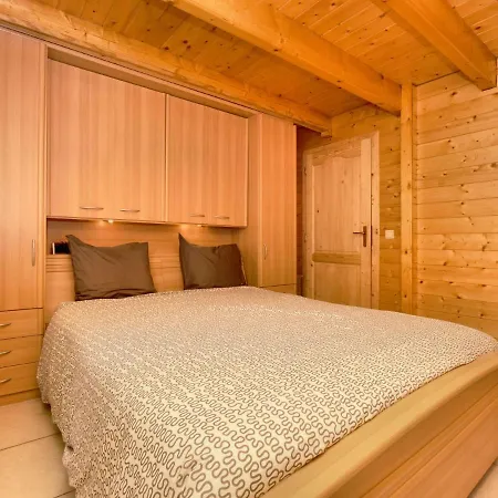 木屋 Beautiful Chalet With Sauna Near Forest In 杜柏