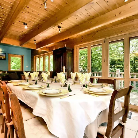 Beautiful Chalet With Sauna Near Forest In 杜柏